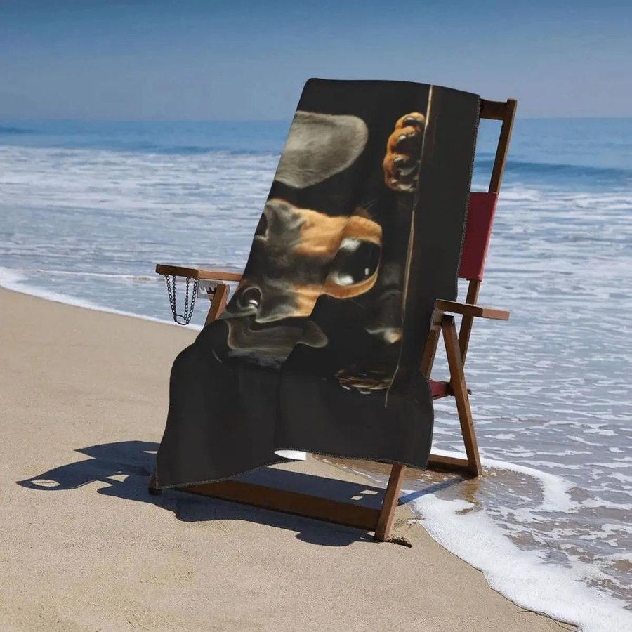 Sandfestes und schnelltrocknendes Strandtuch mit süßem Dackel-Motiv von Ka Chen Muxi, B: 40 cm, H: 60 cm - Bild 1