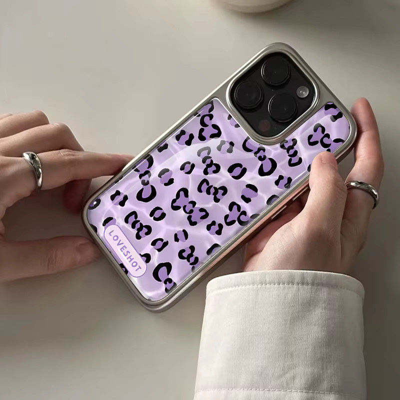 DecoPhone Stoßfeste Handyhülle mit lila Leopardenmuster, Schleife und silbernem Rand für iPhone 17, 16, 15, 14 Pro Max mit Hydrogel-Rückplatte - Bild 4