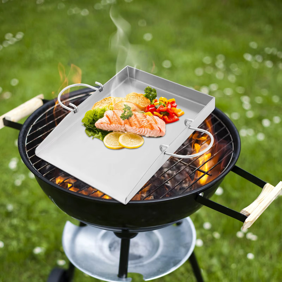 Rechteckige Grillplatte aus Edelstahl in Silber mit abnehmbaren Griffen, B/T: 40 x 40 cm - Bild 2