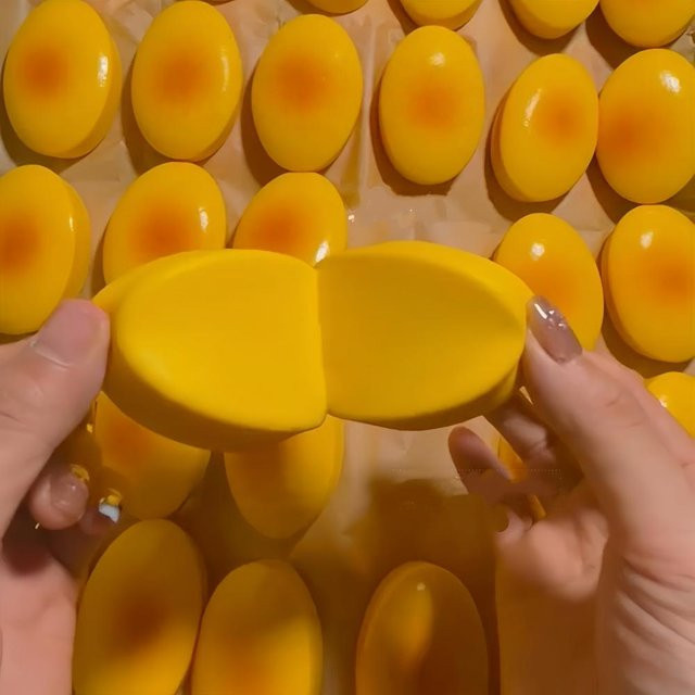 Squishy Käsekuchen Brot, Stressabbau Spielzeug, gelb - Bild 1