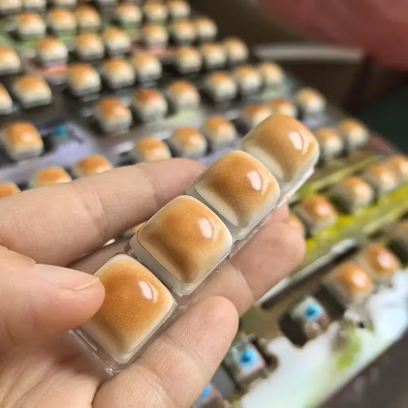 Bandai Brot-Tastenkappen-Schlüsselanhänger, mechanisches Tastatur-Fidget-Spielzeug, sensorisches Spielzeug - Bild 2