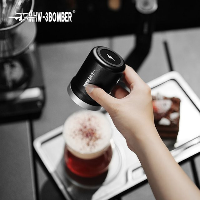MHW-3BOMBER Shark Powder Shaker in Schwarz mit magnetischem Aluminiumdeckel und drei austauschbaren Mesh-Sieben für Kaffee-Zubehör - Bild 1