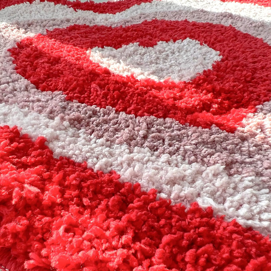 VIKAMA Herz-Badematte in Rot, herzförmiger Badezimmerteppich mit Grafikdesign, Breite: 60 cm, Tiefe: 50 cm - Bild 3