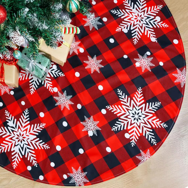 VIKAMA Weihnachtsbaum-Rock mit Schneeflocken-Karo-Design in Rot für deine festliche Dekoration - Bild 1