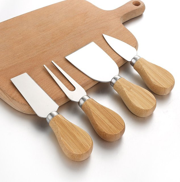 WIKHOSTAR 4-teiliges Käsemesser-Set aus Edelstahl mit Eichenholz-Griff in Braun und Silber - Bild 1