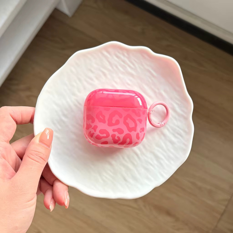 Schutzhülle für Apple AirPods (1, 2, 3, 4 und Pro 1, 2, 3) mit Leopardenmuster in Rosa und Haken - Bild 2