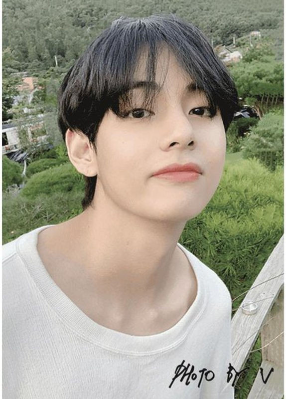 BTS Bangtan Boys 3D Lentikular Postkarte mit Foto der 7 Mitglieder im Querformat - Bild 1