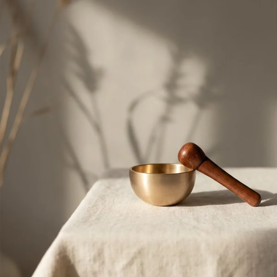 Original Intention Mini Messing-Klangschale in Gold zur Beruhigung und Handtherapie - Bild 3
