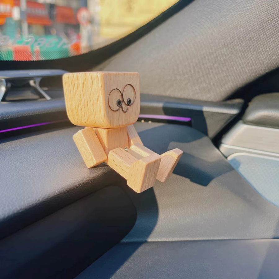 BoFaCarry Handgefertigte Auto-Schüttel-Mann-Figur aus Holz in Braun mit 12 magnetischen Gesichtsausdrücken - Bild 2