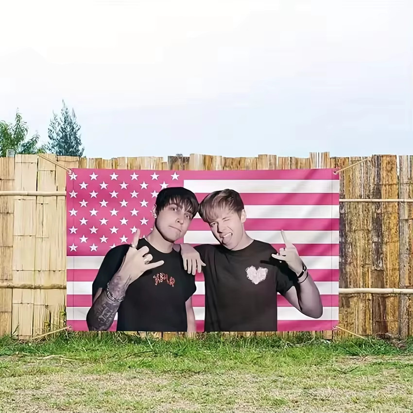 Wandteppich mit US-Flagge Design von Jack und Johnny Sam Colby in Pink mit Sternen und Streifen - Bild 3
