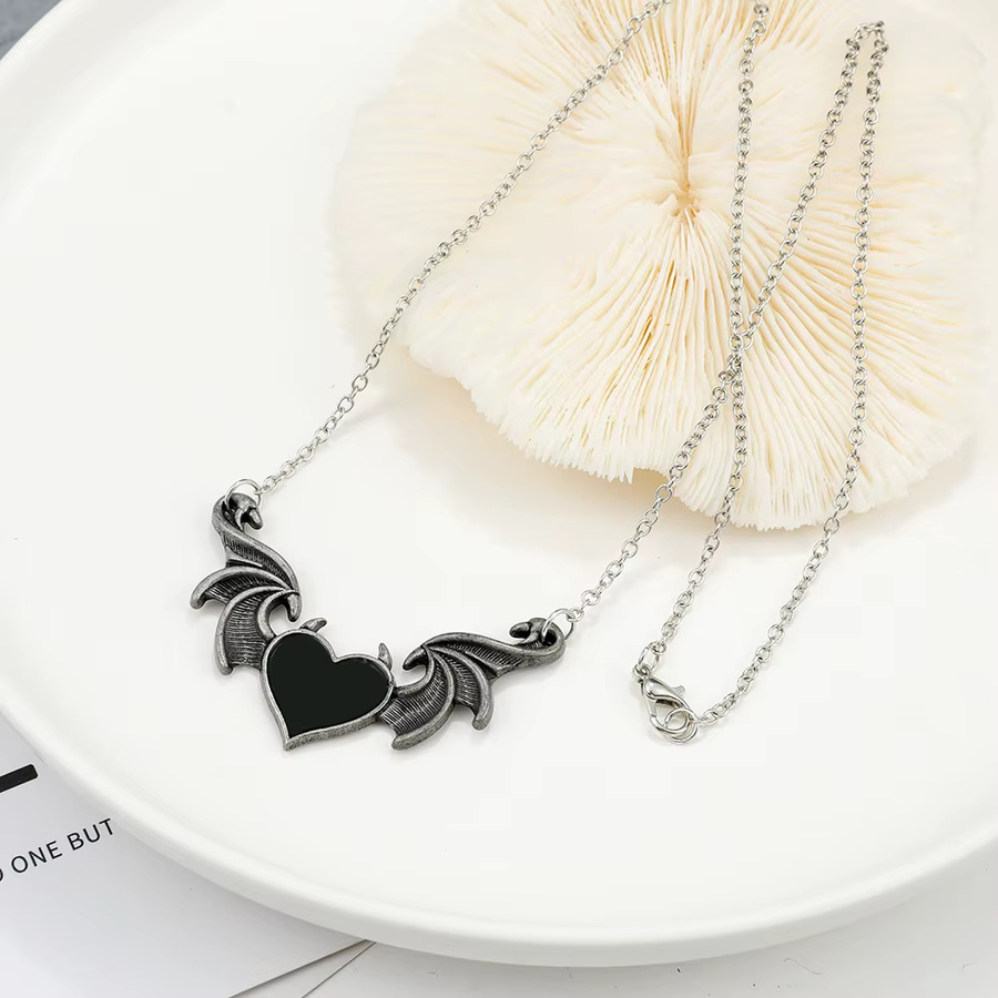 TAKARA TOMY Halskette, Herzförmiger Charm-Anhänger, Silber, Unisex - Bild 2