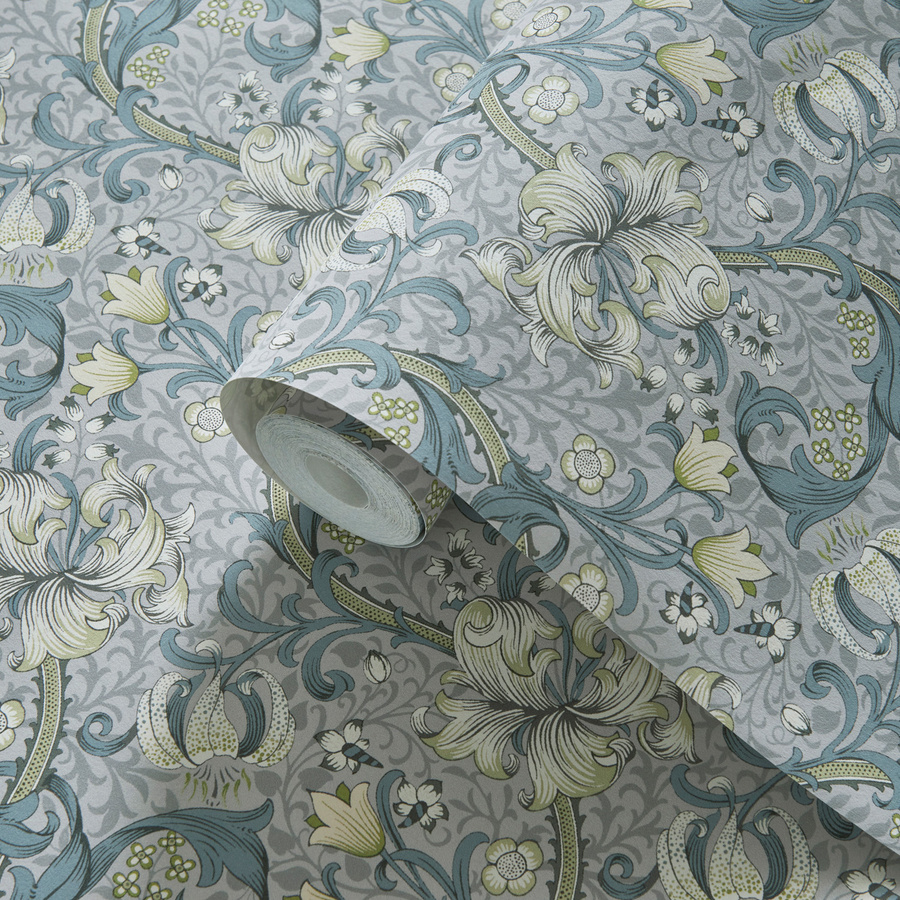 Clarke & Clarke Tapete Golden Lily in Slate/Dove mit floralem Art Nouveau Design und botanischem Muster - Bild 1