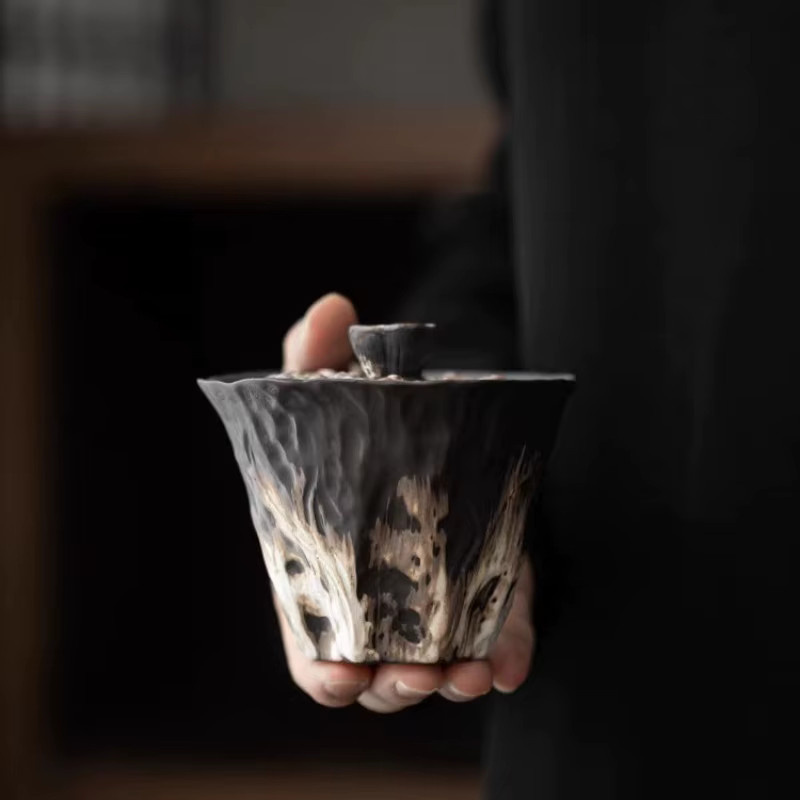 Handgemachte Keramik Tee-Schüssel mit Deckel im Wabi Sabi Stil, Lotus-Prägung, Schwarz, 200 ml - Bild 3