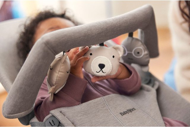 Babybjörn Spielbogen für Babywippe Soft Friends, ab 0 Jahre - Bild 1