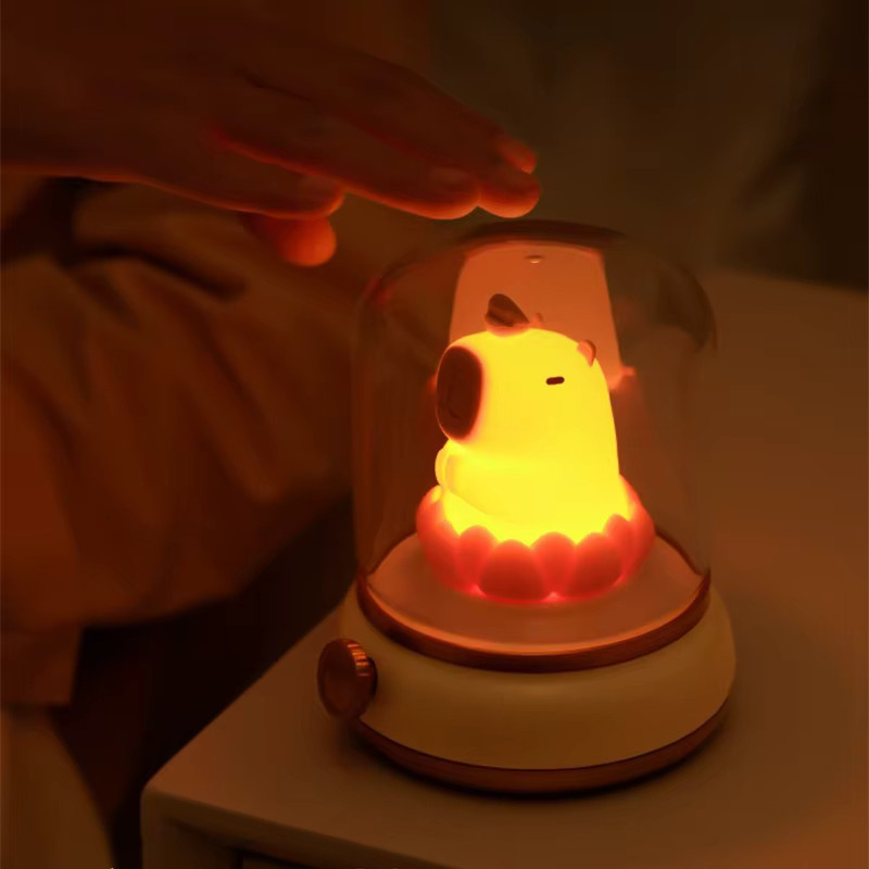 Lyfs Capybara Nachtlicht aus Silikon in Weiß mit Dimmfunktion und Timer, USB wiederaufladbare Schlaflampe für das Kinderzimmer - Bild 2