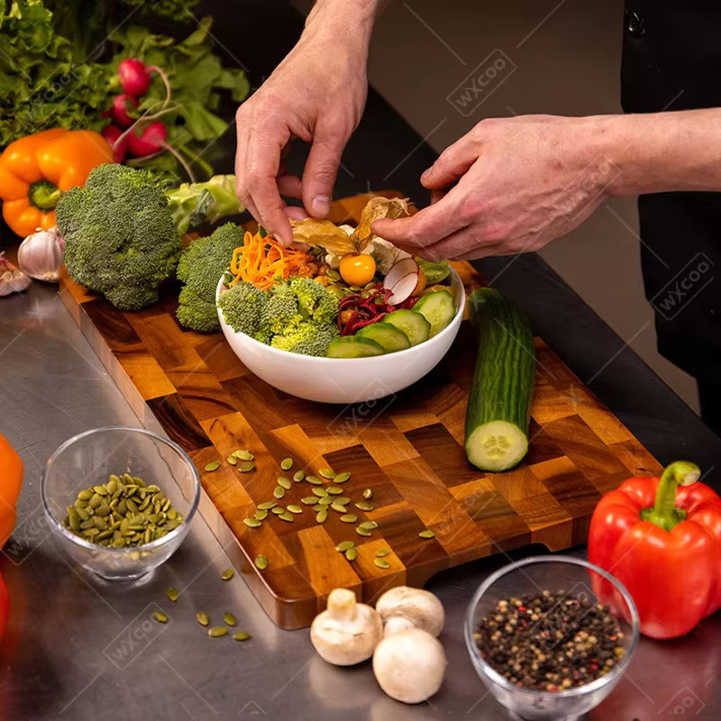 WXCOO Holzschneidebrett braun, rechteckiges und beidseitig verwendbares Schneidebrett für Obst, Gemüse und Fleisch - Bild 2