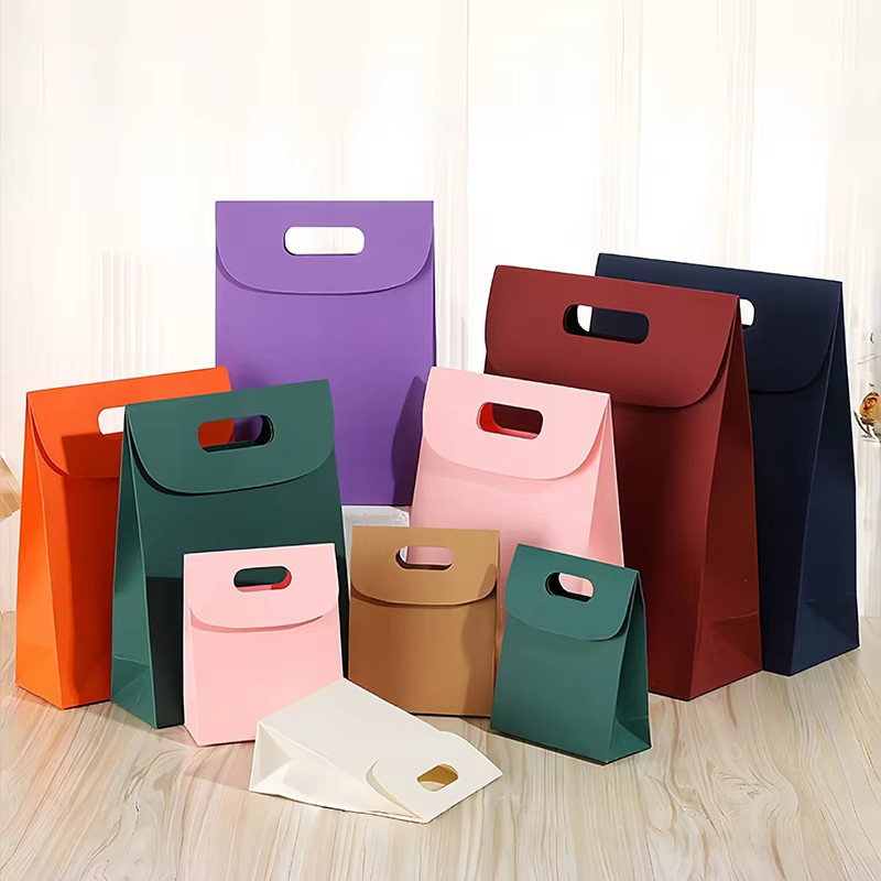 10 Stück Klappbeutel aus Kraftpapier in Grün und Mehrfarbig als Geschenk- und Souvenirbeutel - Bild 3