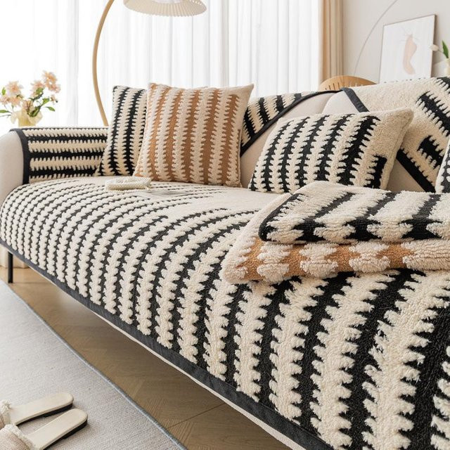 Rutschfeste Chenille-Sofamatte mit Streifenmuster in Schwarz, luxuriöses Eckcouchkissen und Sitzpolster für dein Wohnzimmer, B/B: 70 x 70 cm - Bild 1
