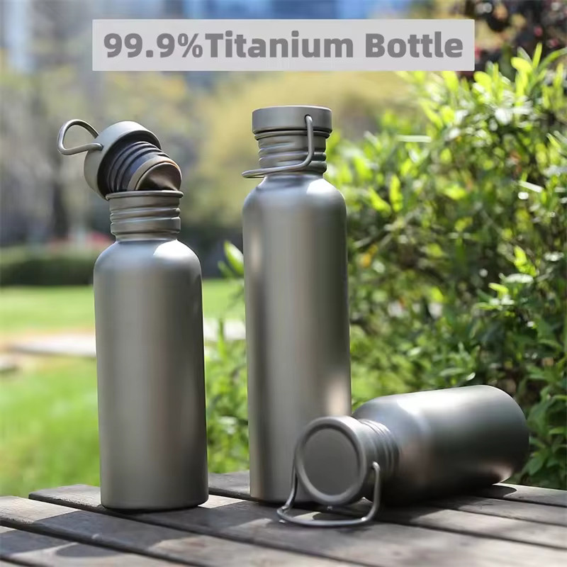 Ultraleichte Titan-Wasserflasche aus reinem Titan, auslaufsicher und tragbar für Outdoor, Camping und Sport, Farbe: Silber, Volumen: 600 ml oder 750 ml - Bild 3