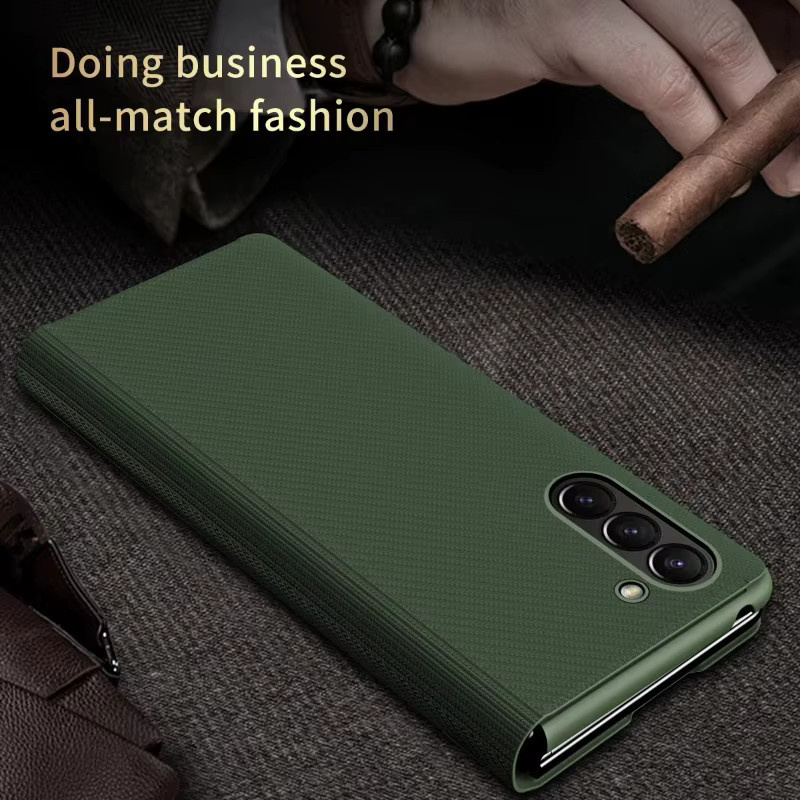Magnetische Leder-Schutzhülle mit Streifen-Design für Samsung Galaxy Z Fold 7, 6, 5, 4, 3 5G in Grün - Bild 1