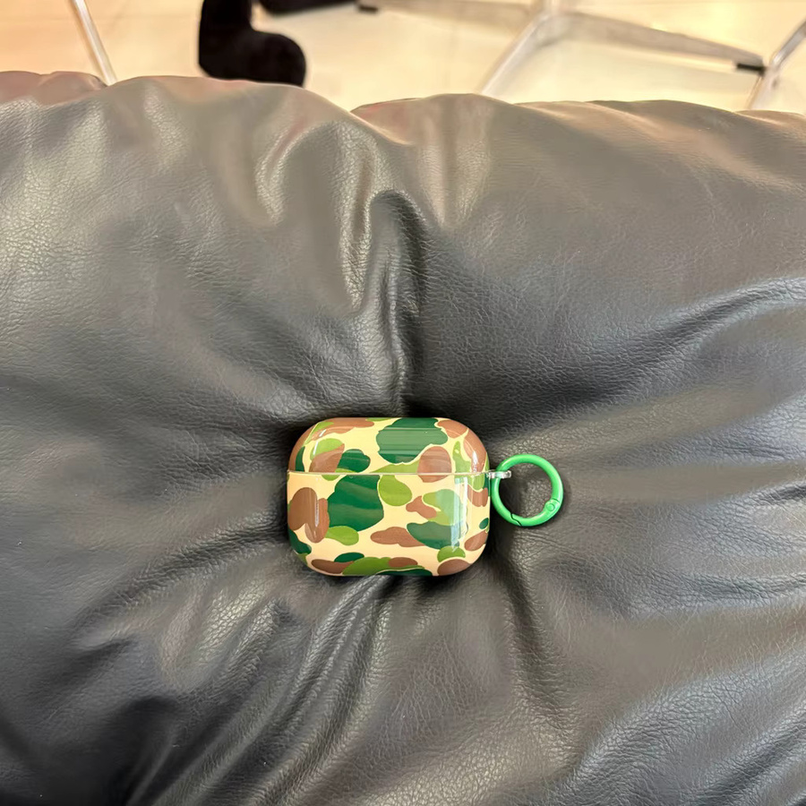 Bunte Camouflage Kopfhörer Hülle mit Haken für Apple AirPods 1, 2, 3, 4 und Pro 2/3 in Multicolour und Grün - Bild 3