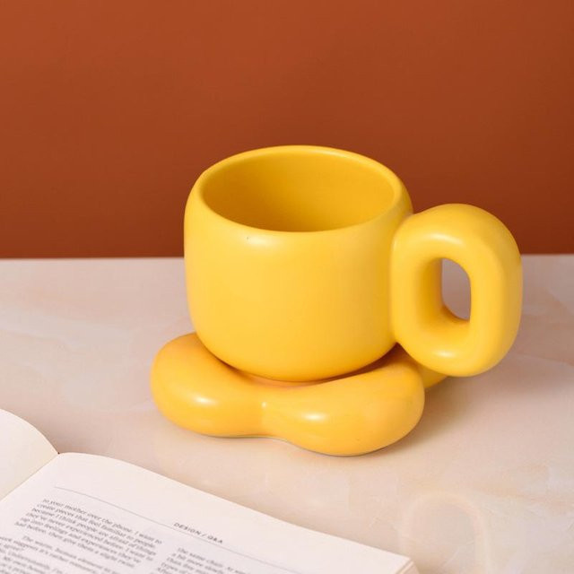 Kreative Keramiktasse mit Untertasse und Ring-Handgriff von Yiran Furniture, Gelb, 550,5 ml - Bild 1