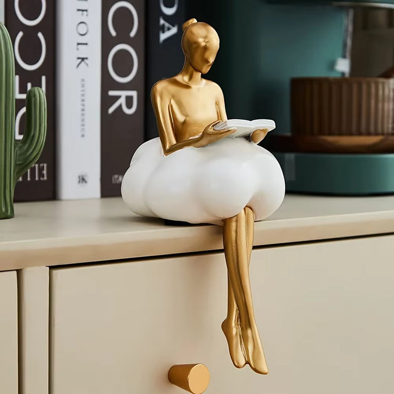 Moderne Wolke Mädchen Skulptur aus Glas und Kunstharz in Gold und Transparent als abstrakte Kunstfigur zur Tischdekoration - Bild 5