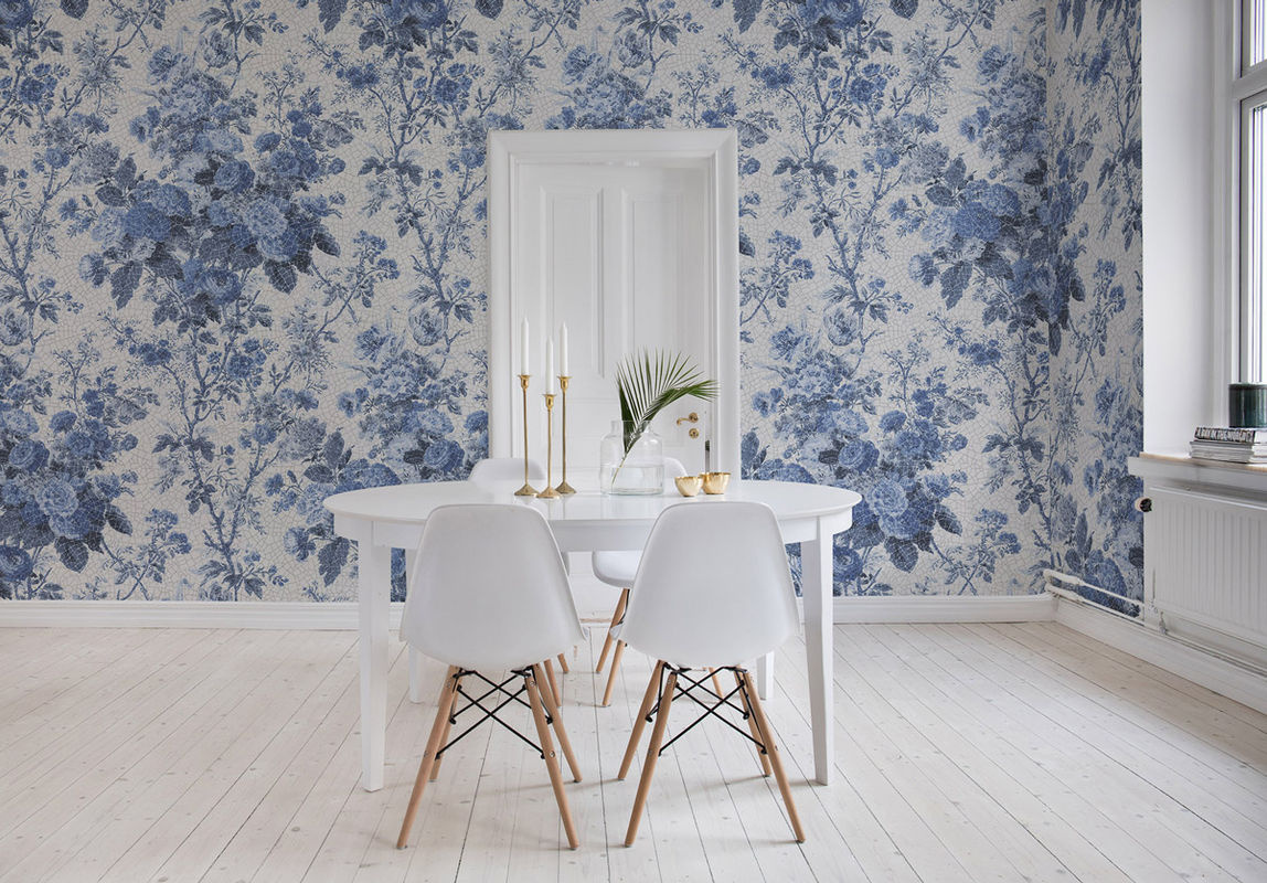 Rebel Walls Mural Porcelain Blue – Florales Vintage Wandbild in Blau - Bild 2