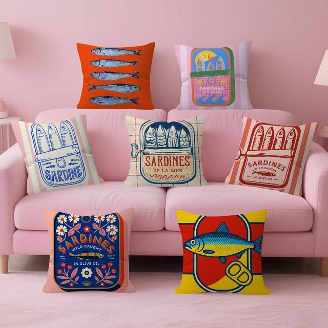 Personalisierter Kissenbezug mit Anime Sardinen Motiv für dein Sofa und Wohnzimmer, quadratisch, 30 x 30 cm - Bild 1