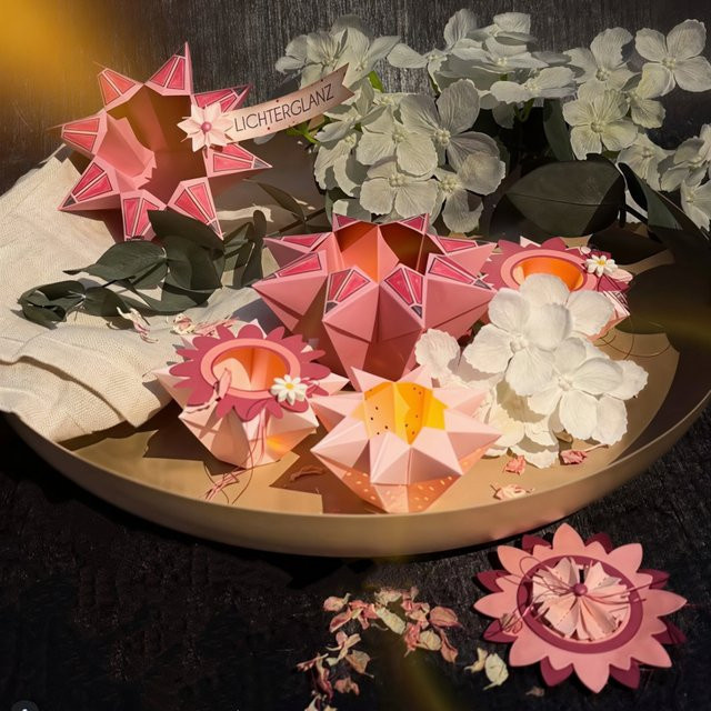 HuiXiang Store Faltbare Sternform Metallstanzform in Pink für DIY Scrapbooking und Basteldekoration - Bild 1