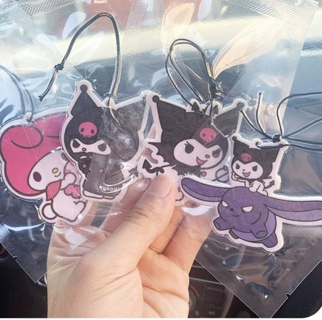 Sanrio Cartoon Auto-Lufterfrischer als Duftanhänger aus Papier für dein Fahrzeug - Bild 1