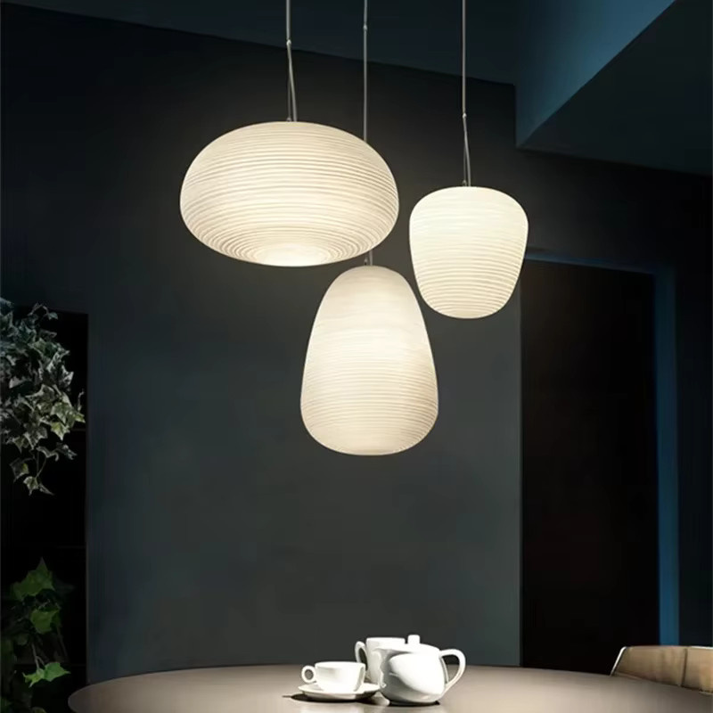 Dreiköpfige Hängelampe im japanischen Wabi-Sabi-Design von JIANKEXING in Weiß mit warmweißem Licht - Bild 2