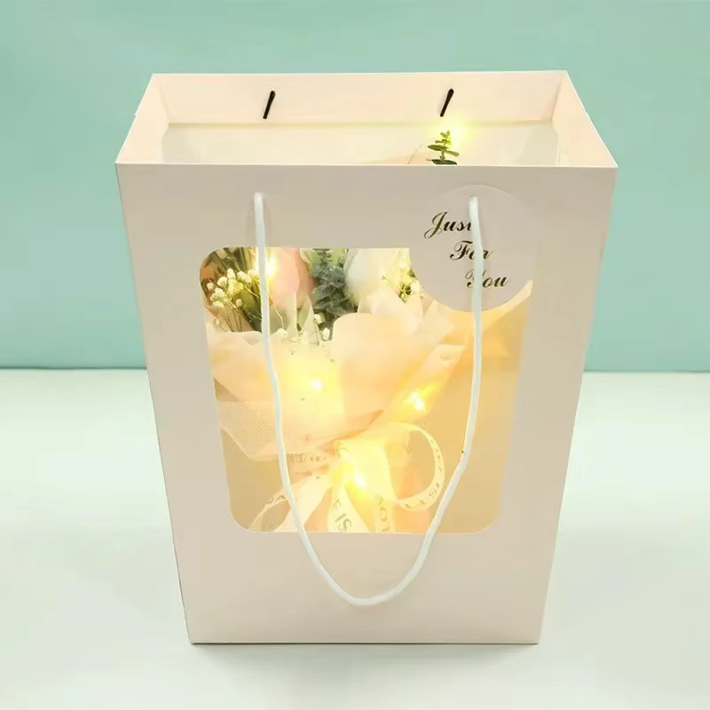 Trapezförmige Fenster-Geschenktüte aus Papier in Pink für Blumenverpackungen und Gastgeschenke bei Hochzeiten oder Geburtstagen - Bild 1