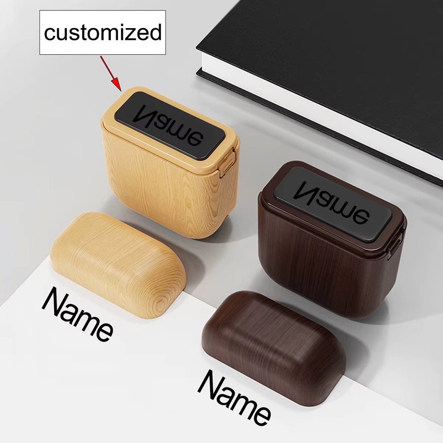 Personalisierter Namensstempel aus Kunststoff in Holzoptik mit Selbsttinte für Dokumente, Kleidung und Schule, Farbe: Braun - Bild 2