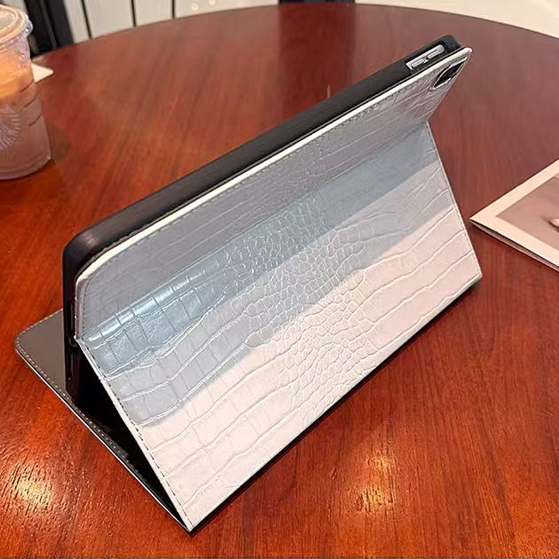 GZGUANDA Laptoptasche aus PU-Leder mit Krokodilmuster in Braun mit individuellem Namen und integriertem Ständer - Bild 3