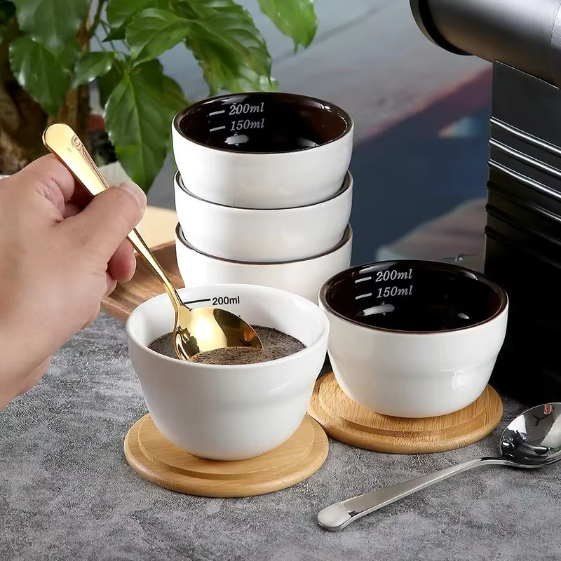 Shunxiang Keramik-Messbecher mit Skala und Löffel, weiß, 200 ml - Bild 2