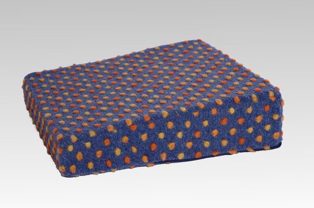 Linke Licardo Keilkissen Aufstehhilfe aus Wolle mit Noppen in Blau, B/T/H: 40 x 40 x 10/6 cm - Bild 1