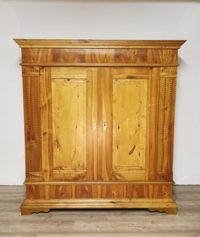 Antikhof Brück Kirschbaum Schrank Spät Biedermeier mit Intarsien in Braun B: 194 cm, H: 178 cm, T: 69 cm - Bild 1