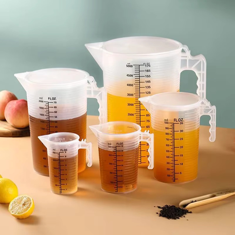 Durchsichtiger Kunststoff-Messbecher mit Deckel und Skala für die Küche, 100 ml bis 5000 ml - Bild 2