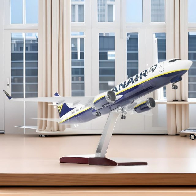 ZOCO Spielzeugflugzeug B737-800 Ryanair Modell aus Harz mit LED-Licht in Blau und Weiß, Länge: 47 cm - Bild 1