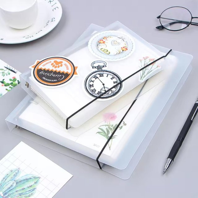 Tragbares A7 Ringbuch mit mattiertem PP-Einband und Gummiband, transparentes 6-Ring Notizbuch mit linierten Seiten für Planung und Journaling - Bild 1