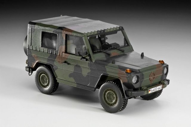 Revell Lkw gl leicht Wolf, Modellbau, 1:35, Kunststoff, Grau - Bild 1