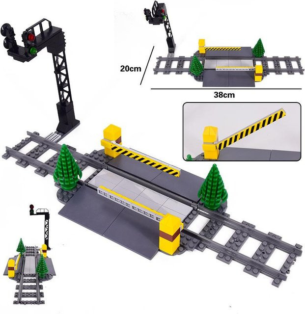 LEGO Stadtbahnhof Gebäude mit Schienen, Ampel und Überführung, ab 14 Jahren - Bild 1