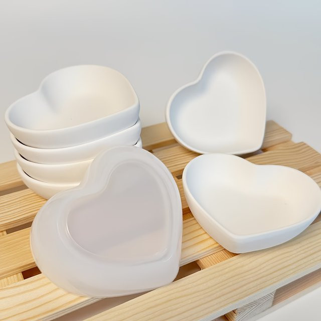 Herzförmige Silikonform in Weiß für DIY-Projekte mit Zement, Epoxidharz, Gips oder Kerzen - Bild 1