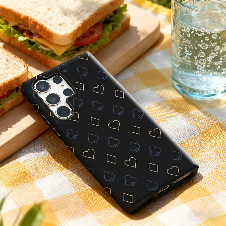 Glänzende Handyhülle mit Spielkarten-Symbolen für Samsung Galaxy S25 Ultra, S24 und S23 Ultra Plus in Schwarz - Bild 3
