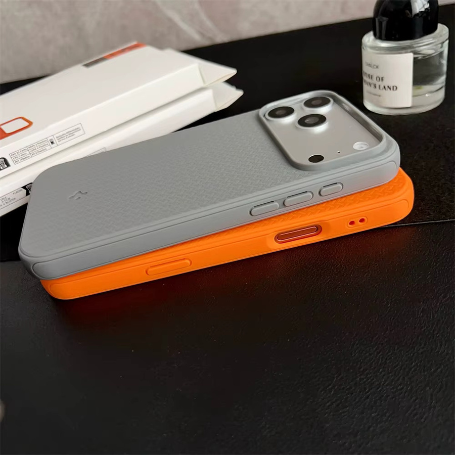 Spigen Soft Case für iPhone 18 17 16 15 14 13 12 Pro Max Plus Air MagSafe Magnetisches Kabelloses Laden Stoßfeste Hülle in Orange - Bild 1