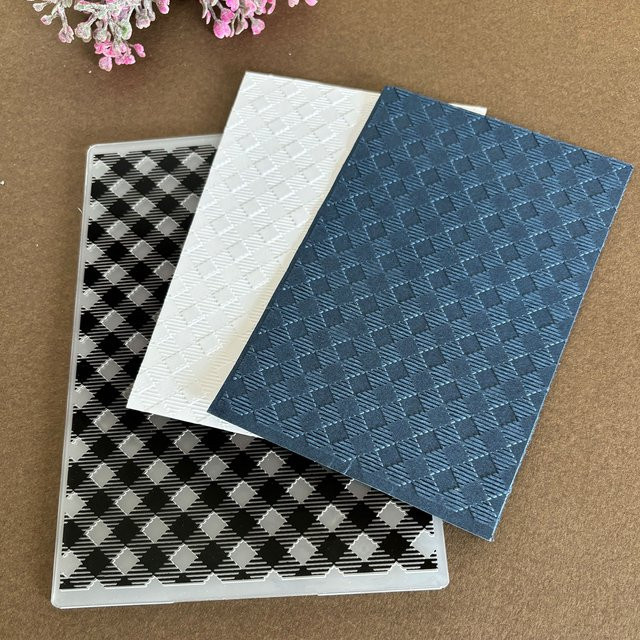 Gepresste Plastikordner mit Vintage-Karo und minimalistischem Diamantmuster für Scrapbooking und DIY-Papierhandwerk - Bild 1