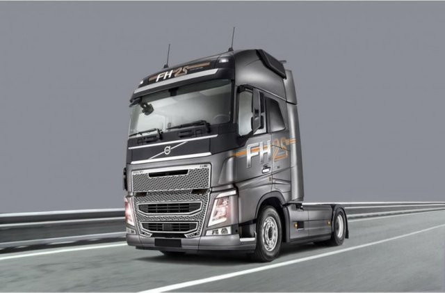 Italeri Volvo FH4 Globetrotter XL, Modellfahrzeug, 1:24, Grau - Bild 1