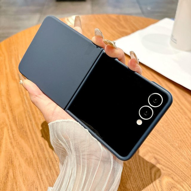 Stoßfeste Flüssigsilikon Schutzhülle in Candy-Farben für Samsung Galaxy Z Flip 7, 6, 5, 4 und 3 mit mattem Finish - Bild 1