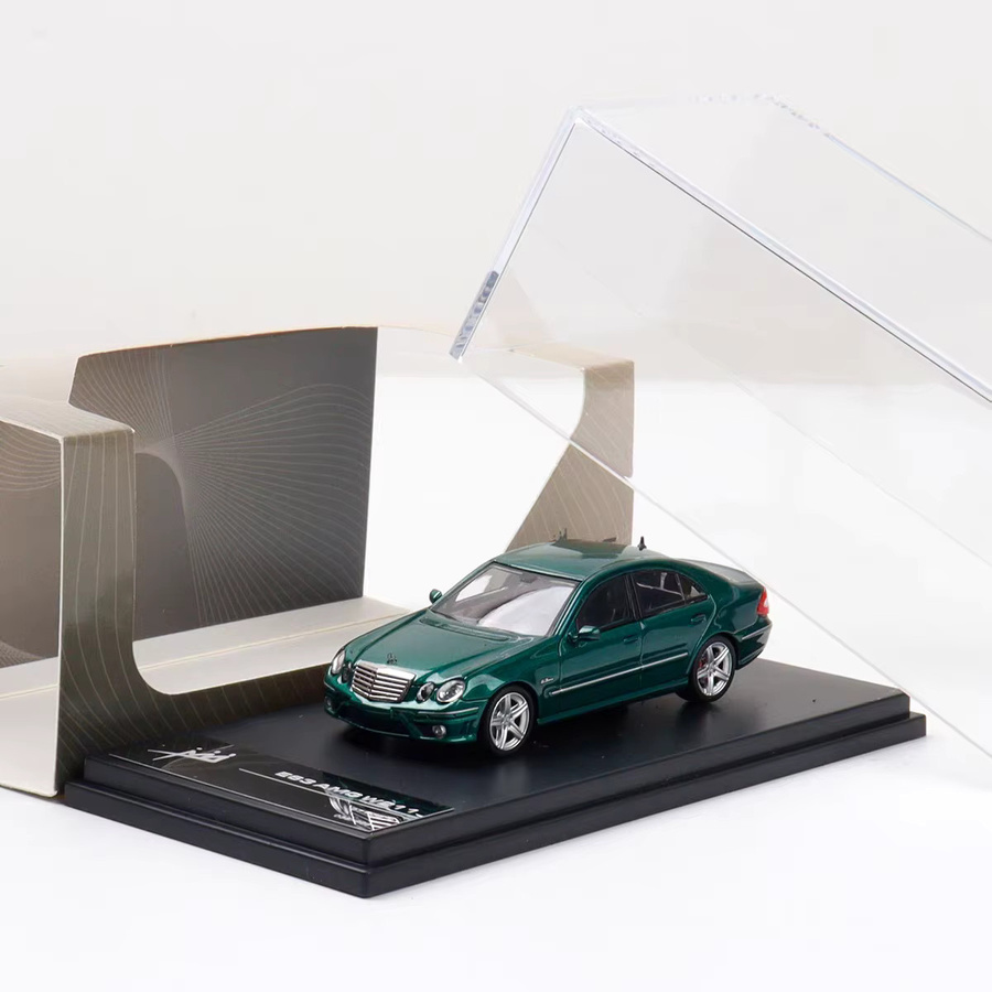 KING MODEL E63 W211 Legierungsautomodell, 1:64, Metall, Grün - Bild 4